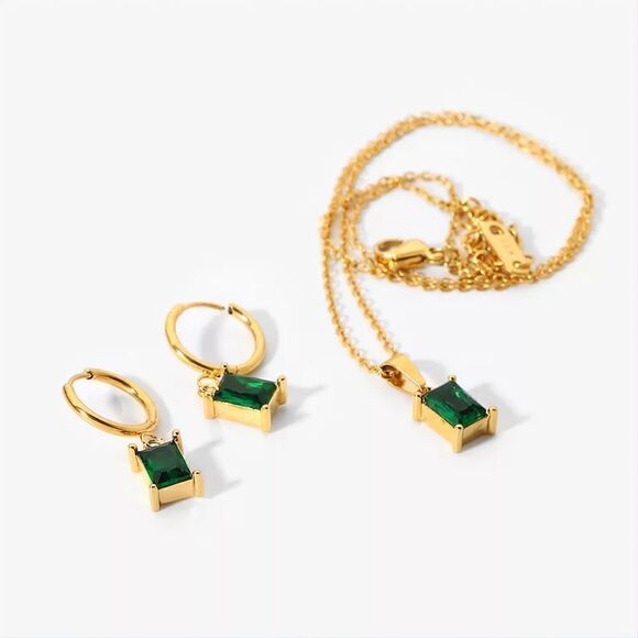 18K Gold Mini Rectangular Necklace no earrings just Necklace - Picture 1 of 7